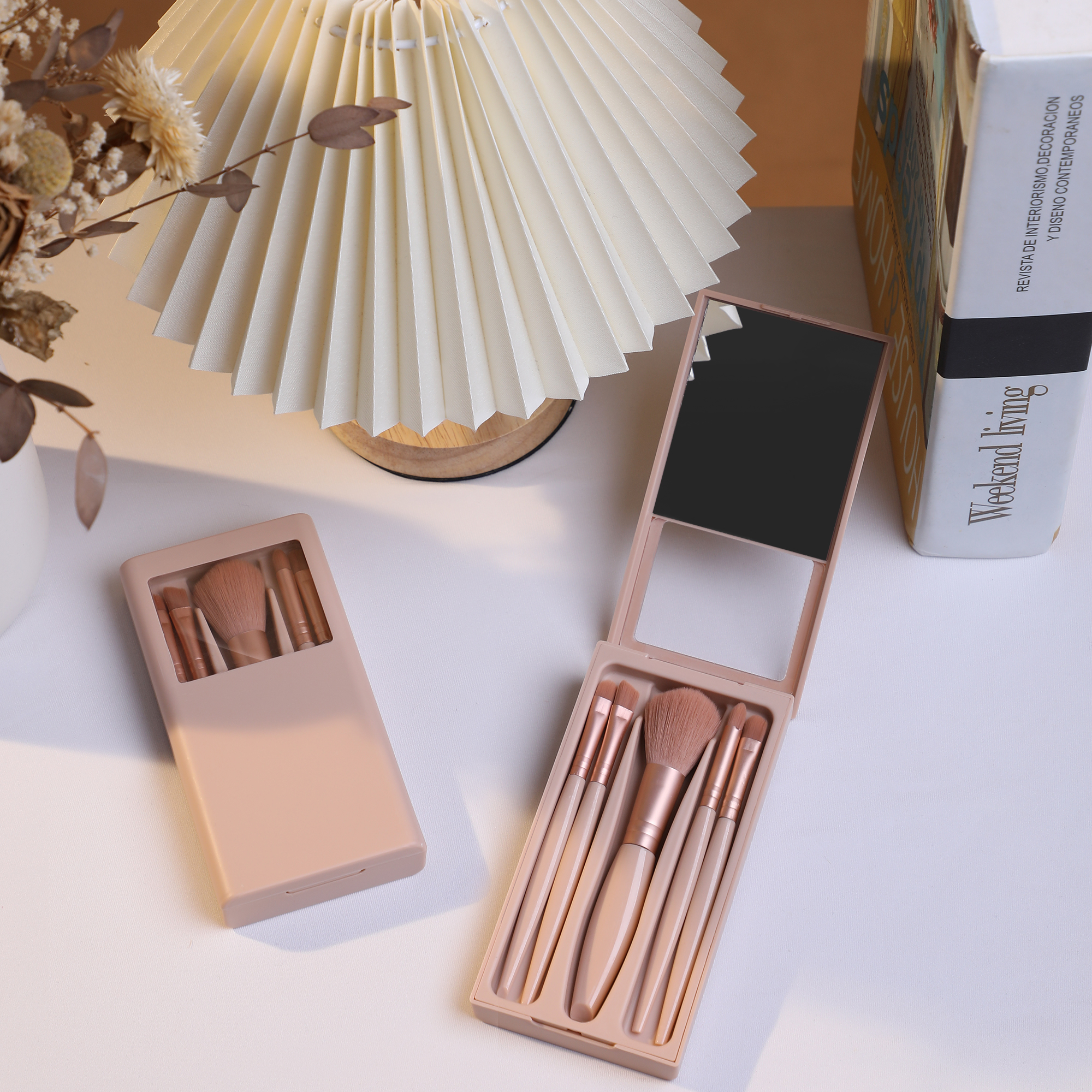 Mini Travel Makeup Brush Set - 5pcs Portable Cosmetic Brushes Kit with Mirror for On-the-Go Beauty