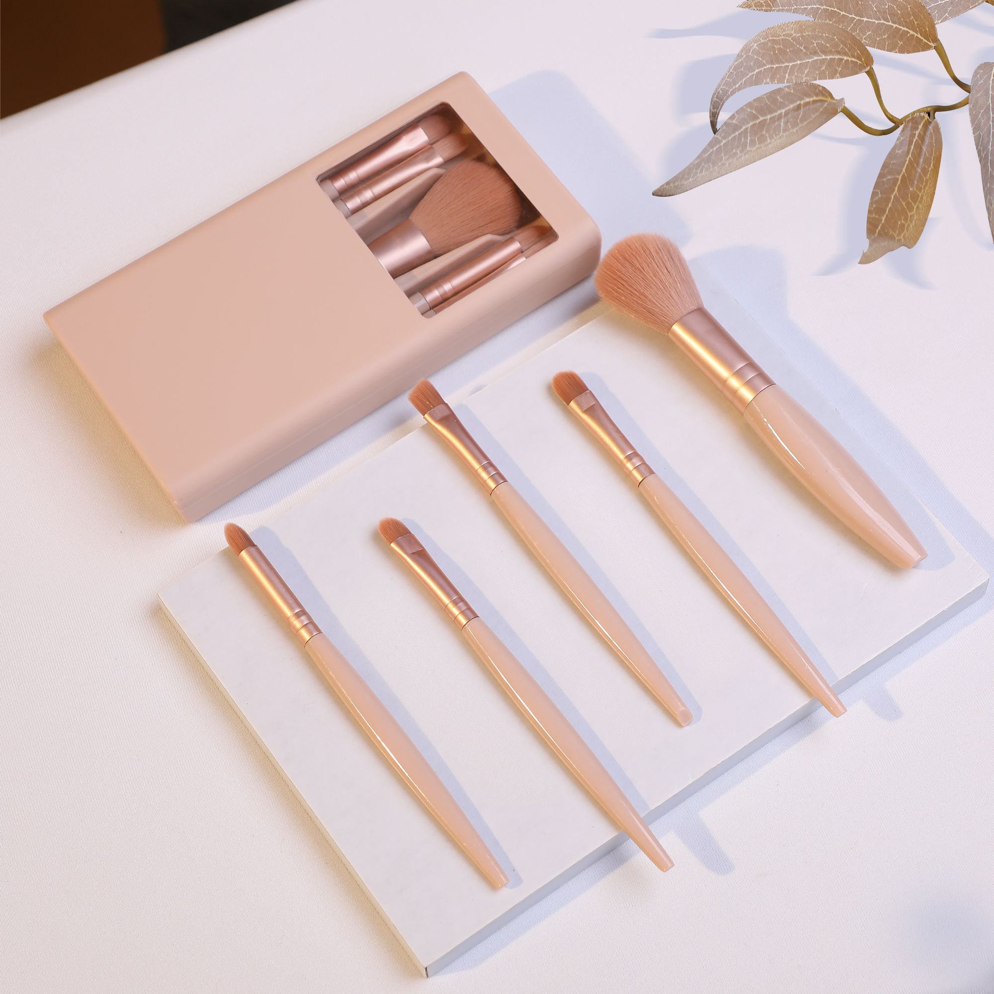 Mini Travel Makeup Brush Set - 5pcs Portable Cosmetic Brushes Kit with Mirror for On-the-Go Beauty