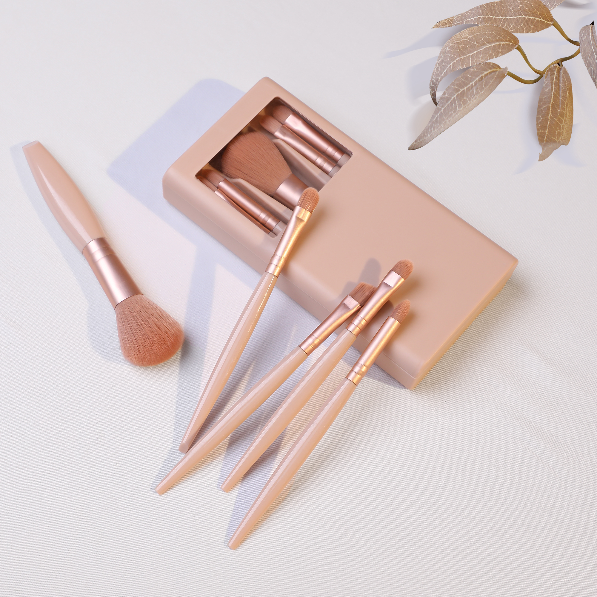 Mini Travel Makeup Brush Set - 5pcs Portable Cosmetic Brushes Kit with Mirror for On-the-Go Beauty
